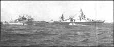 (détails) "Ancon" et "Augusta" au mouillage au large de Vierville (détails) vu du USS "Augusta", un destroyer US, un LCVP, un LCT, le "Ancon" au loin (détails) navire Tél
