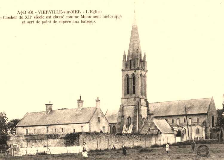 L'église avant la guerre A gauche le presbytère, qui a été détruit avec l'église. L'église détruite. L'escalier menant à l'étage des cloches était enc