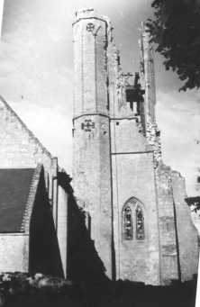 The presbytery of Vierville, seen from the bell tower, housed part of the furniture of the castle moved at the end of February 44 to allow the installation of the Germans of the Organis