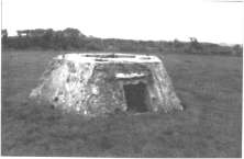 (détails) Vestiges du socle d'un radar (détails)