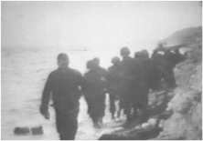 (détails) Eléments du 3d Battalion, 16th Infantry Regiment, 1st Infantry Division sur le secteur Fox Green, 6 Juin 1944.
