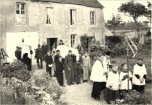 44. Juni: Bessin, 2 junge Franzosen begraben
