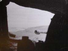 (détails) 3 positions de mitrailleuses au dessus du Ruquet , réf Brandel 29 Ce canon antichar PAK38 de 50mm a probablement été installé en haut du vallon du Ruquet le 4 j