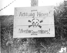 Panneaux "Achtung Minen!"