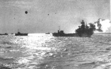 (détails) Un tir de l'"Arkansas" devant Colleville (détails) (détails) .Une tourelle de 2 canons de 305mm de l'"Arkansas" (détails) Des LCVP passent devant l'"Arkansas" (