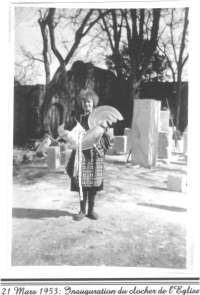 (details) At the beginning of the reconstruction (details) The cock that will have been raised to the head of the bell tower (March 21, 1953)