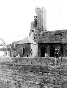 Illustration not available in the transmitted fund. The presbytery of Vierville, seen from the bell tower, housed part of the furniture of the castle moved at the end of February 44 for the