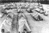 Das große amerikanische Krankenhaus (wahrscheinlich 13. Field Hospital) im Saint-Laurent Valley, links unten