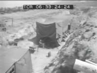 (détails) Un bulldozer naufragé (détails) Les restes des obstacles de plage pétardés la veille par les sapeurs de la Force Spéciale (SETF) qui ont terminé l'après-midi du