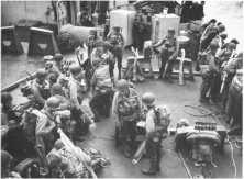 (détails) sur le pont des transports (détails) Half track sur un LST (détails) Pont supérieurs de LST (Landing Ship Tank) (détails) (détails)