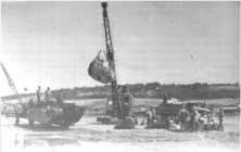 The ducks were loaded at sea with the cargo ships (the dockers, handlers and attendants of the loading masts were soldiers of the Port Companies). The canar