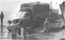 (détails) Camion GMC arrivant sur un causeway