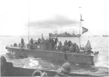 The dyke in winter 44/45 (details) (details) A Landing Craft Survey, responsible for hydrographic surveys (10 June 44)