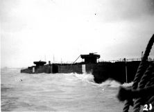 Sammlungsdokument: Fotografien des Sturms im Juni 1944
