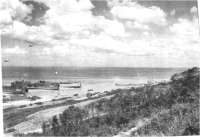 Des LST sur la plage de Colleville (détails)