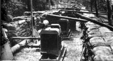 . (détails) (détails) Les pompes de refoulement de carburant vers le Mont Cauvin (détails) 1ère mise en route du système à Port.